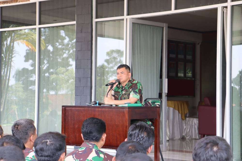 Jam Komandan Pusdikintel dalam rangka Penyampaian Informasi Evaluasi Kasad